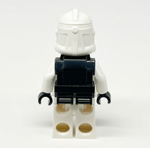 Load image into Gallery viewer, Clone Trooper Accessory: Commando Pack - Black
