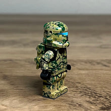 Load image into Gallery viewer, LEGO SW Custom Minifigure: Commando Jungle Camo
