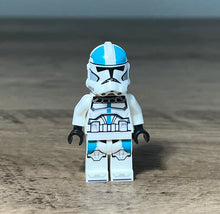 Load image into Gallery viewer, LEGO SW Custom Minifigure: Captain Howzer
