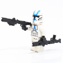 Load image into Gallery viewer, x10 Clone Trooper Rifles (BrickTactical)
